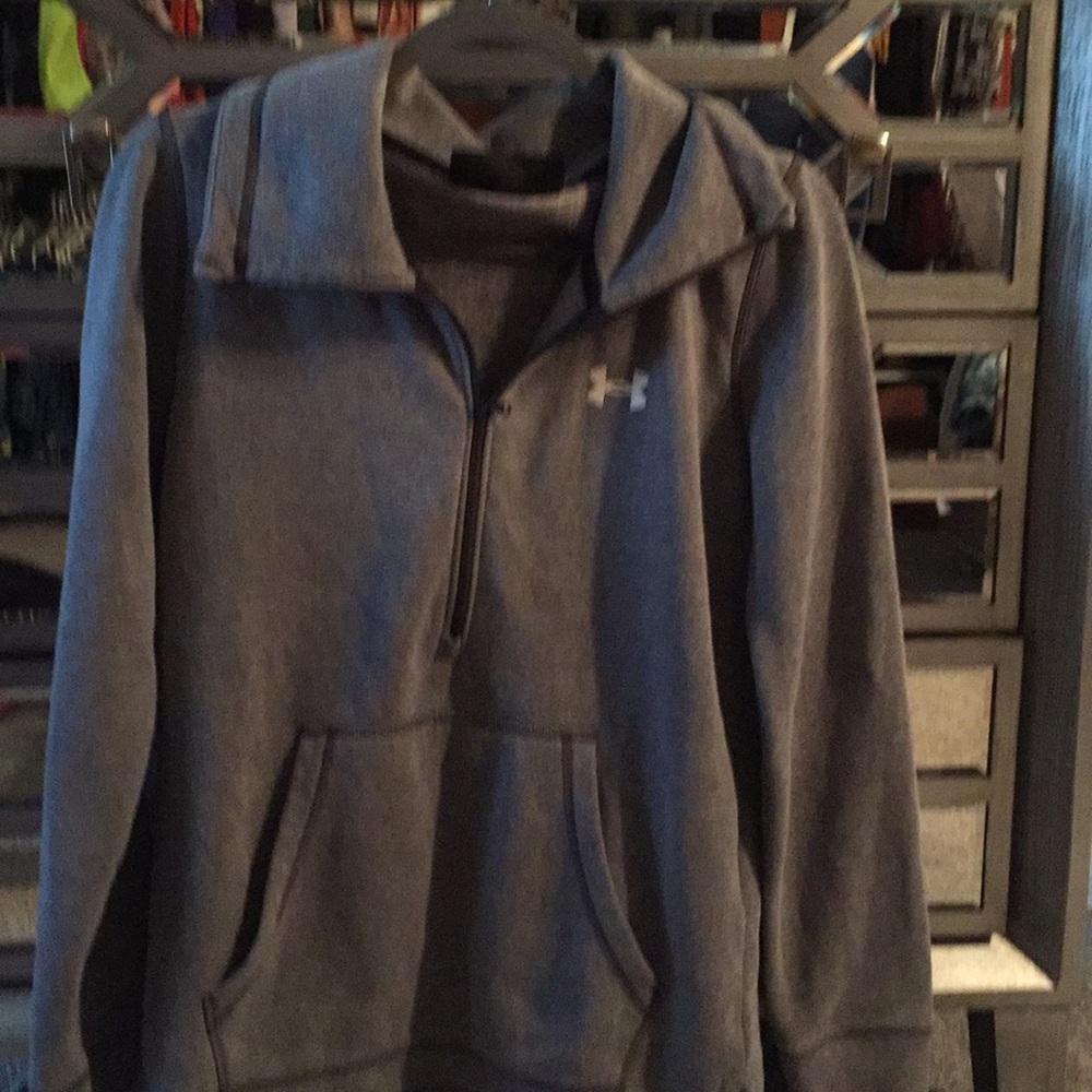 Under Armour Sweatshirt